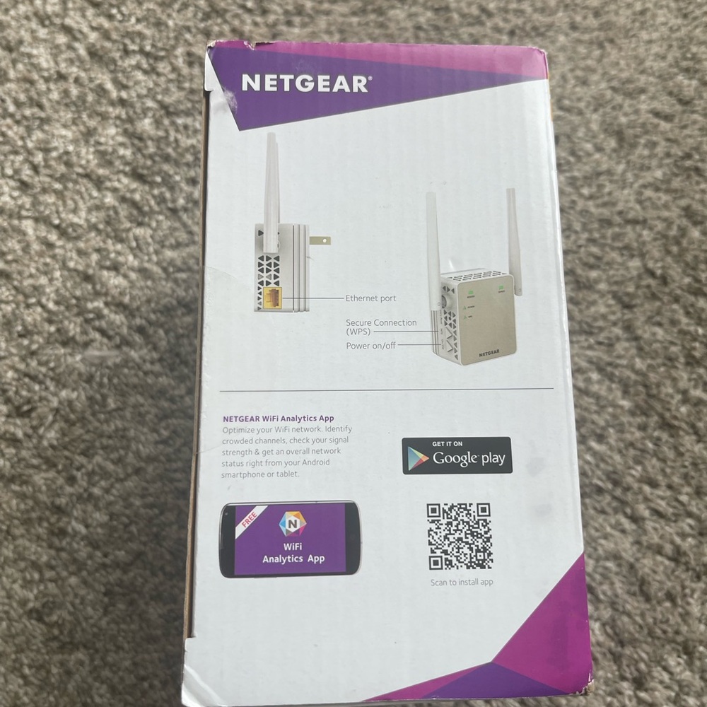 NETGEAR AC1200 WiFi Range Extender - Picture 2 of 7